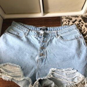 Ripped Denim shorts